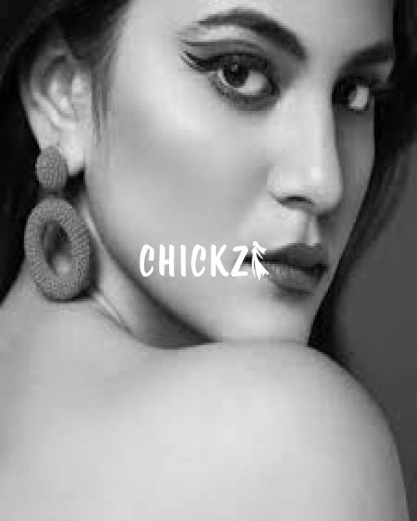  Book an Independent Call Girl in Surat for Unforgettable Moments